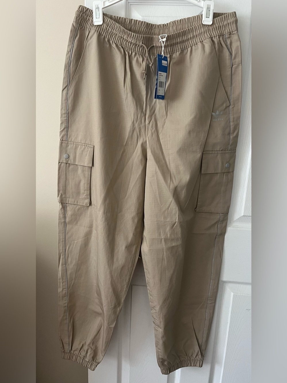 adidas Cargo Pants in Khaki/Taupe